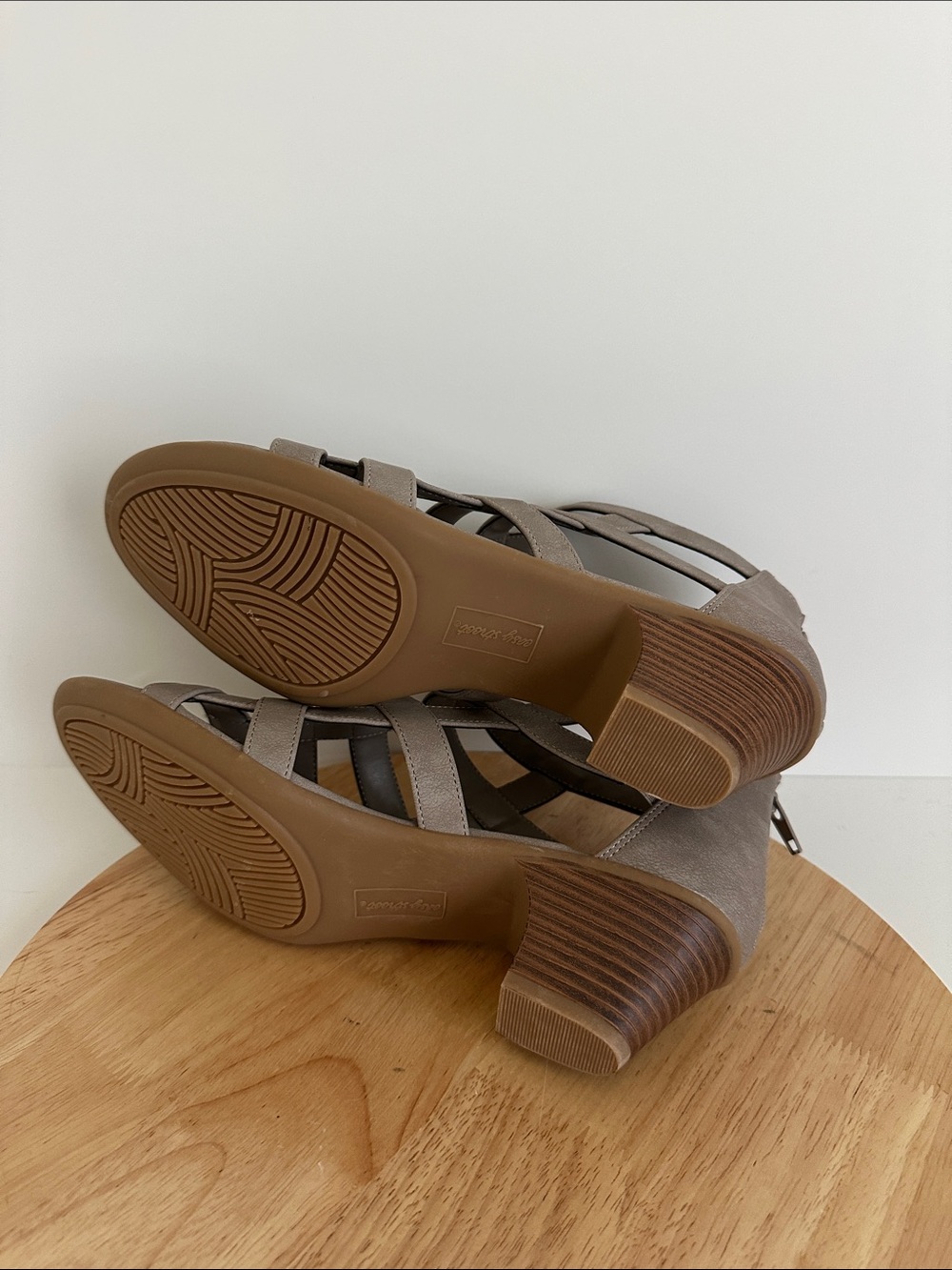 Easy Street Womens Marg Heeled Sandals View 5